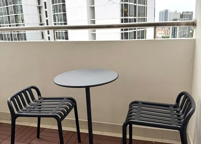 Mid-century Haven Near Bts Udomsuk