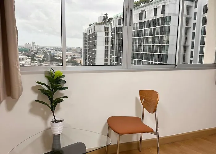 Mid-century Haven Near Bts Udomsuk Bangkok